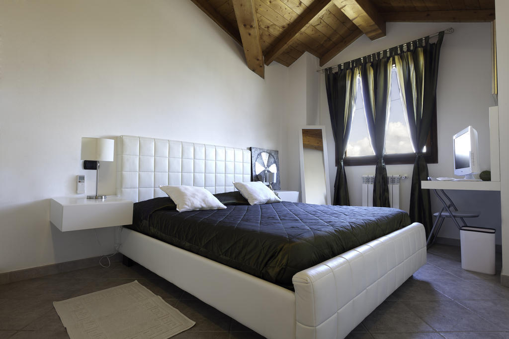 Miclass B&B Quartu Sant'Elena Phòng bức ảnh